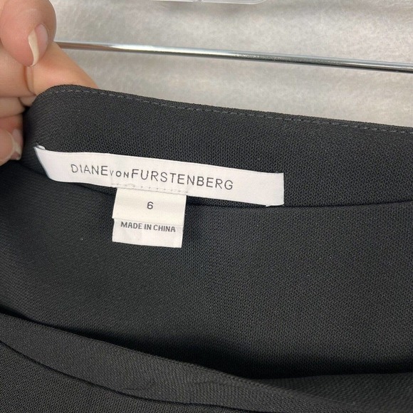 Diane Von Furstenberg Cropped Pants Size 6 Black Crepe Pleated Side Tie Pocket - Picture 7 of 16